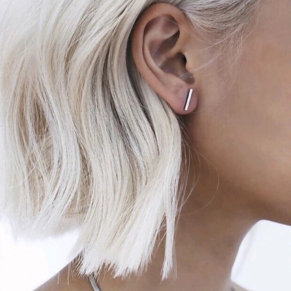 everrealli Jewelry - Single Bar Stud Earrings